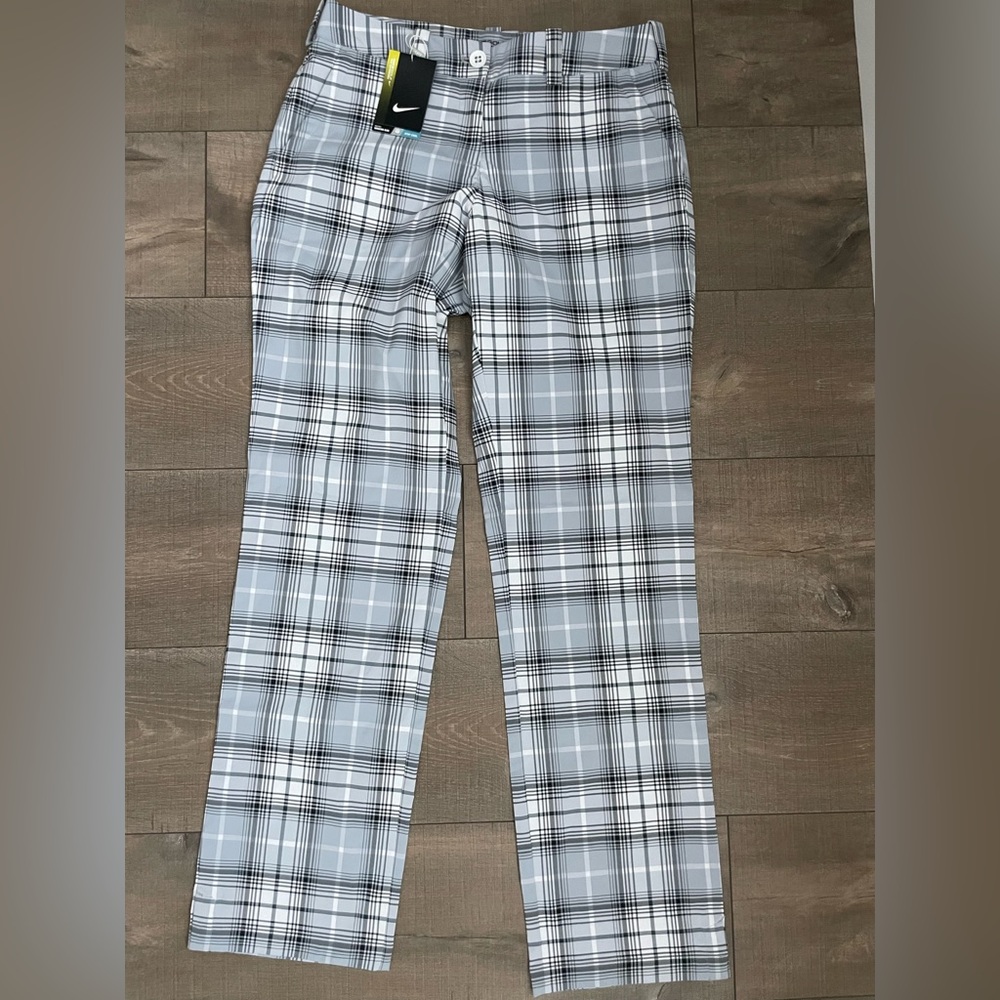 Women’s Nike Golf pants size 6 new